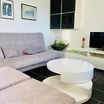 Manda Apartment *
