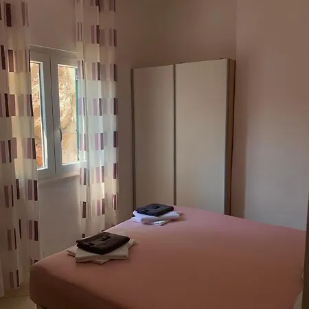 Manda Gradac (Split-Dalmatia)