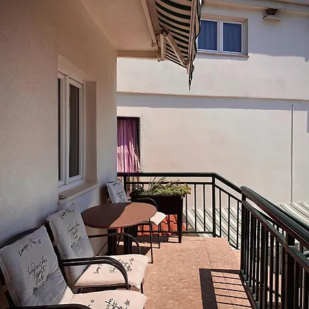 Manda * Gradac (Split-Dalmatia)